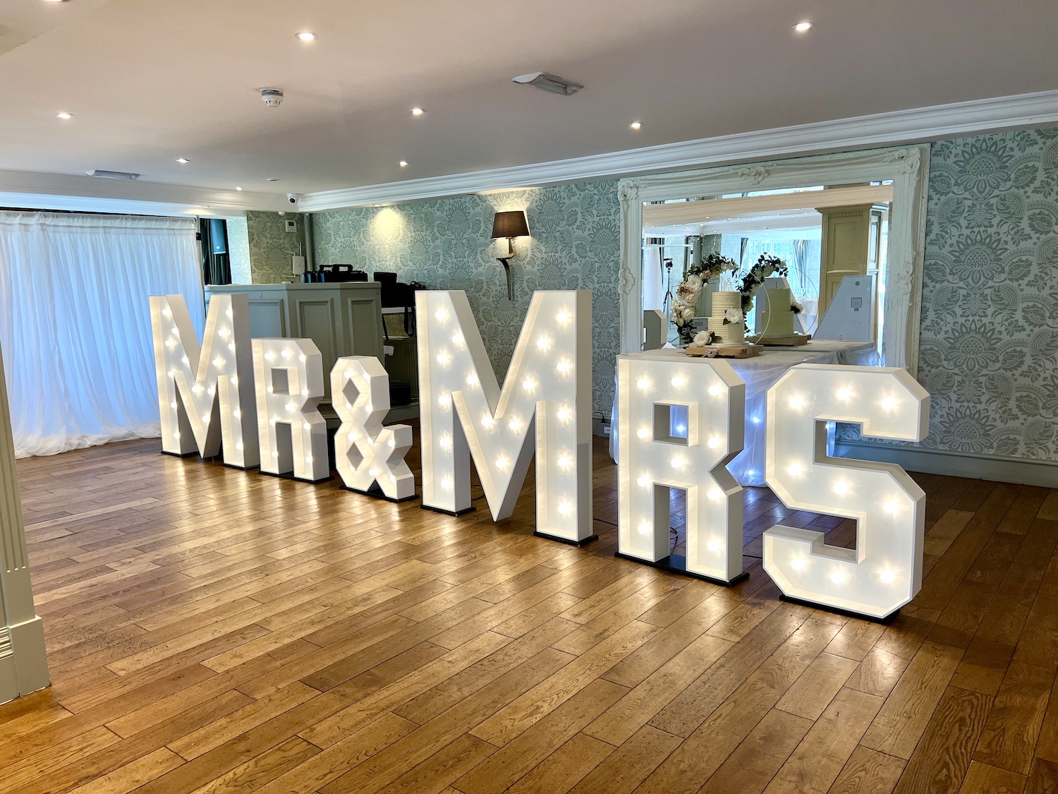 Mrs and Mrs Sign