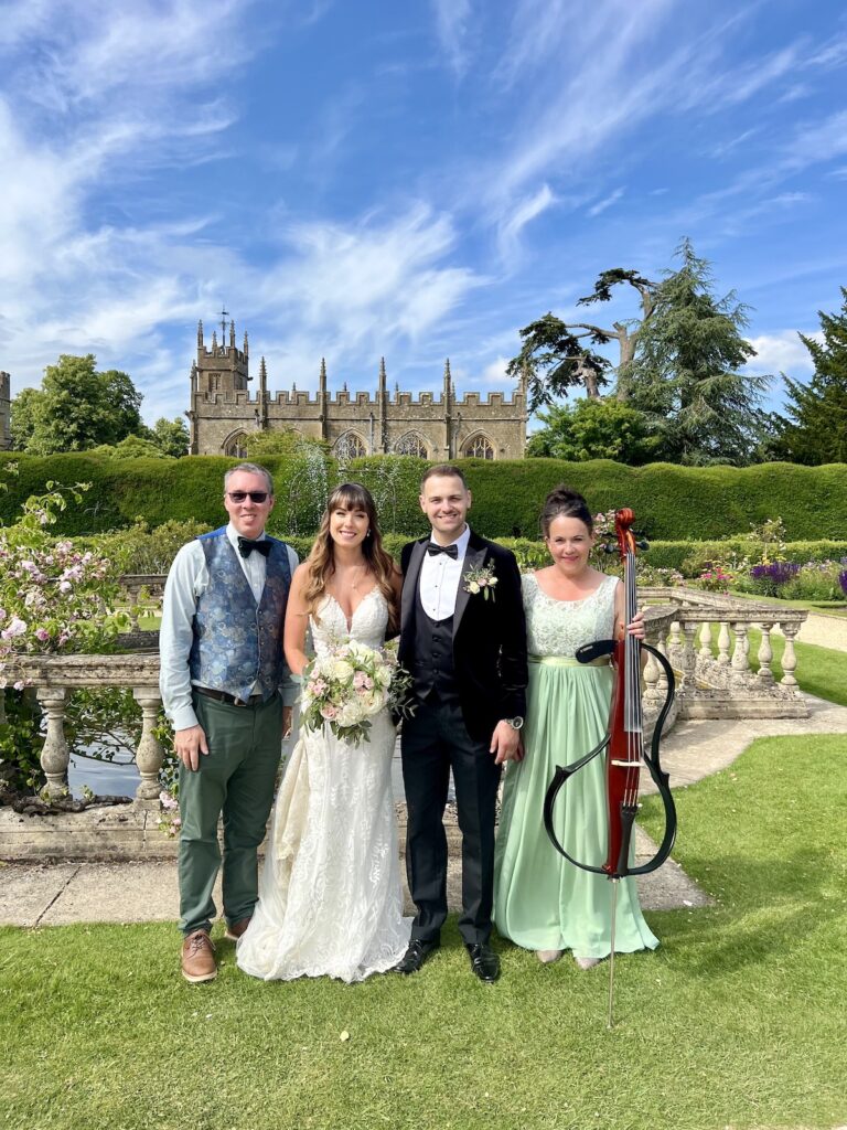 JAM Duo at Sudeley Castle with a bride and groom