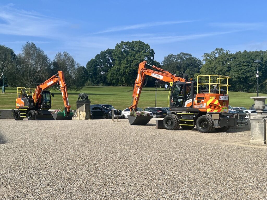 Diggers at Wynyard Hall