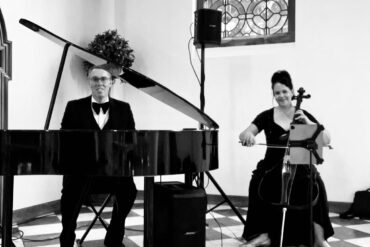 Autumn Wedding Music at Quantock Lakes – Lucy & Connor’s Beautiful Somerset Ceremony