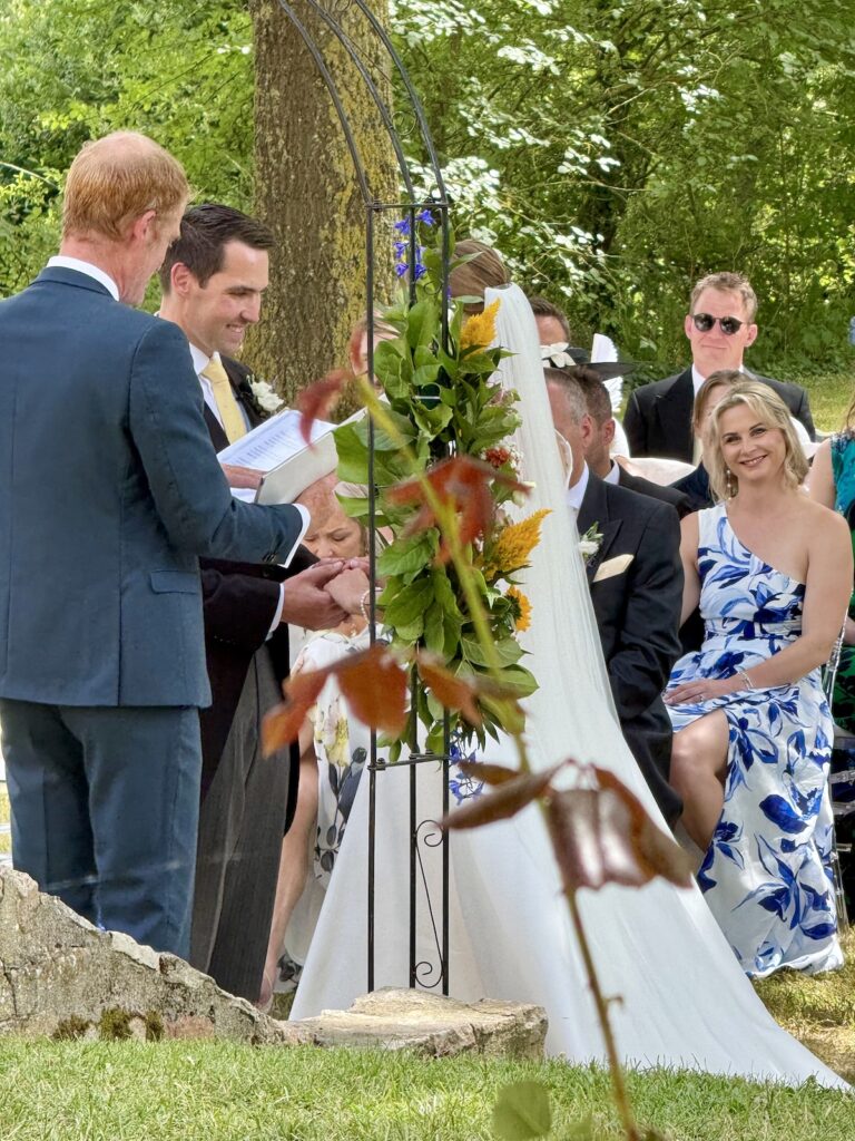 Outdoor wedding ceremony at Château de Chanzé with live piano and cello by JAM Duo.