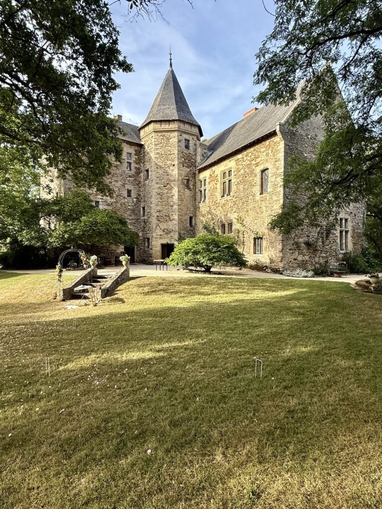 Château de Chanzé wedding venue in the Loire Valley, France.